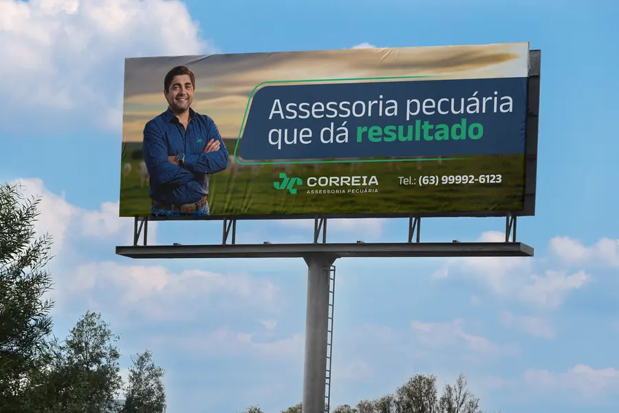 Outdoor da Correia Assessoria Pecuária com a tagline sobre resultado