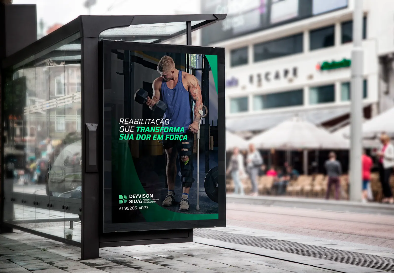 Outdoor em ponto de ônibus sobre reabilitação de lesões
