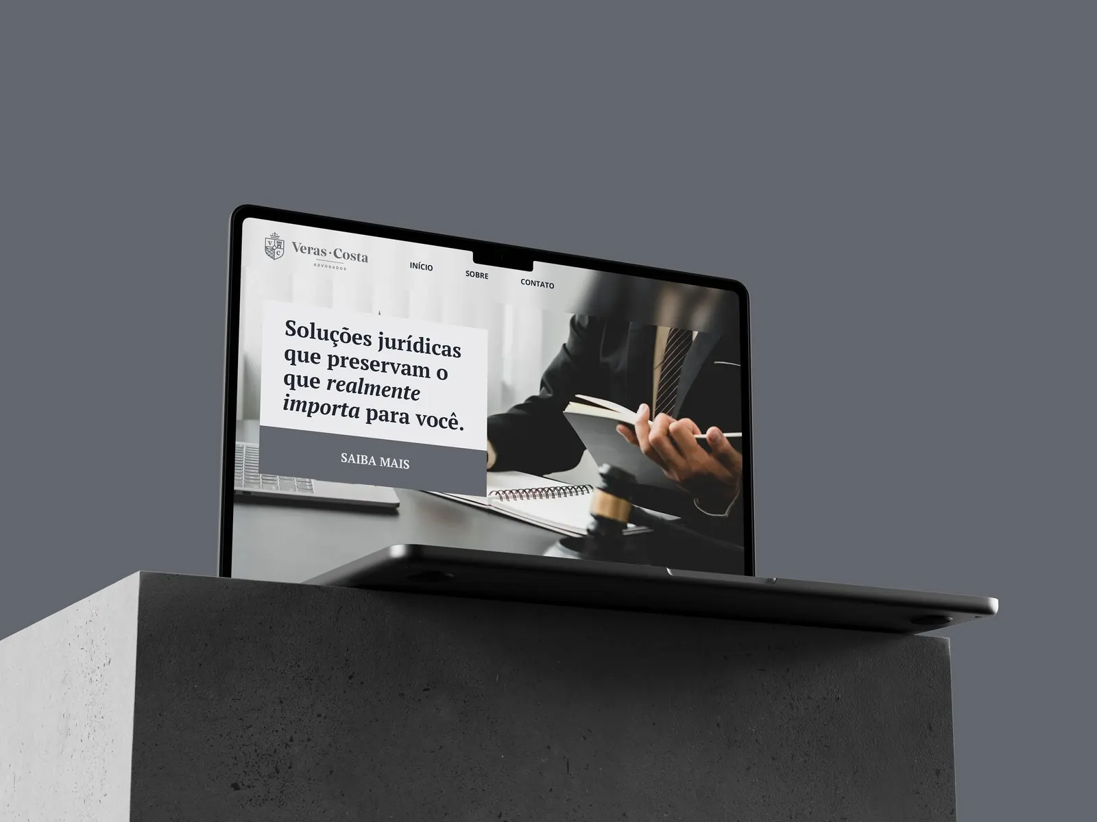 Mockup do site institucional da banca